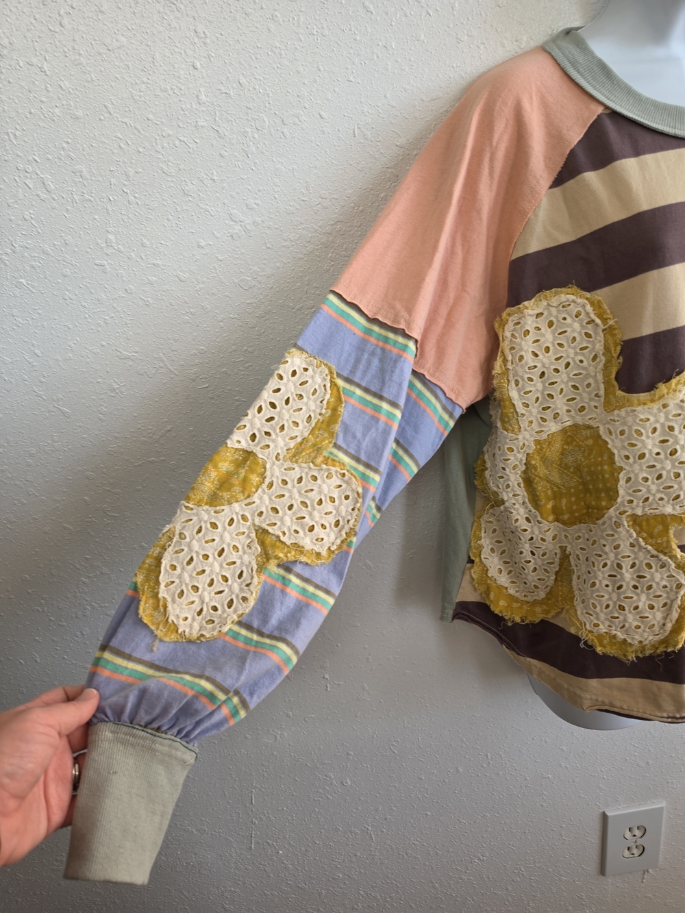 Everyday Chic Patchwork Floral Eyelet Mixed Media Boho Top Small - Picture 6 of 11